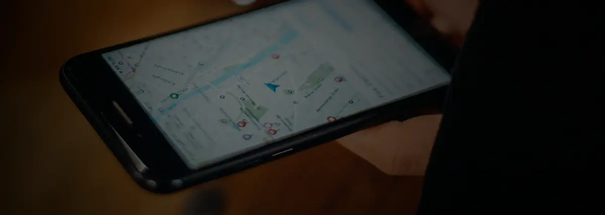 picture of someone using a gps tracking system on their phone